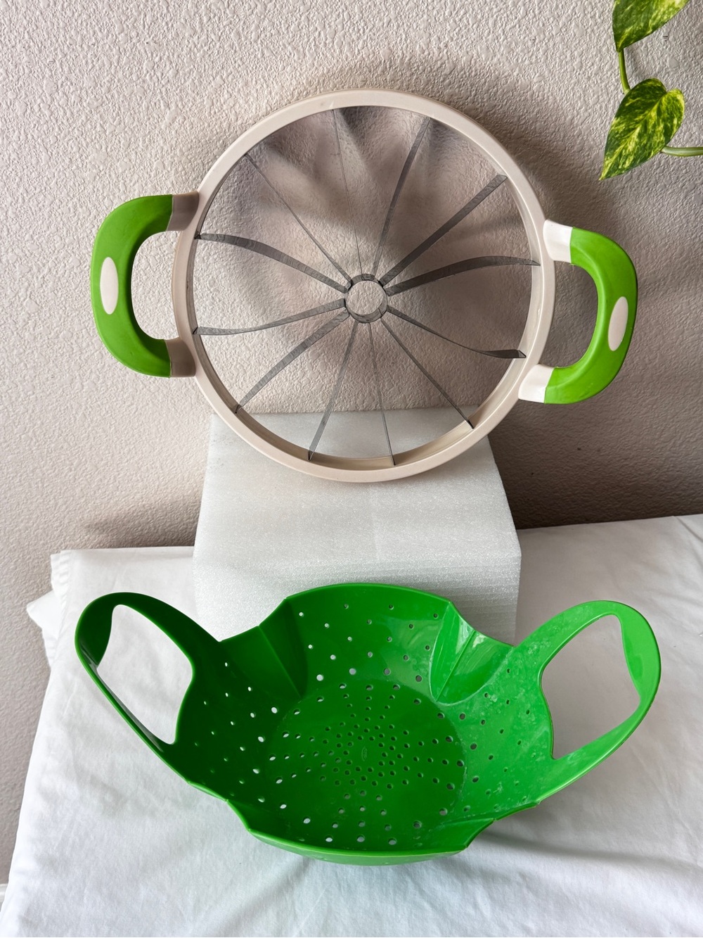 Green Handled Fruit & Vegetable Strainer and Slicer Set